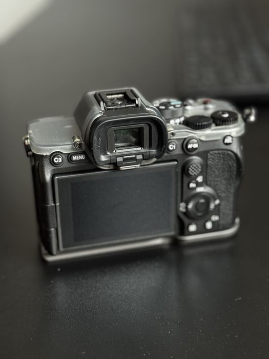 Sony a 7 IV body + carcasa protectie SmallRing (în Garanție)