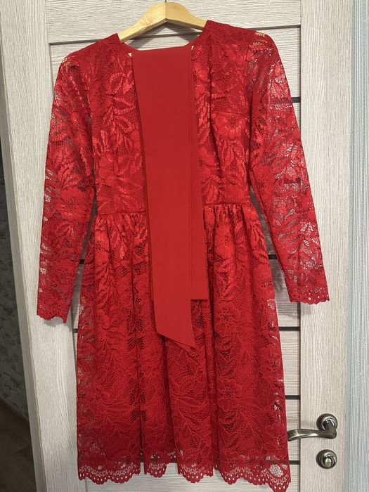 Продам красное платье