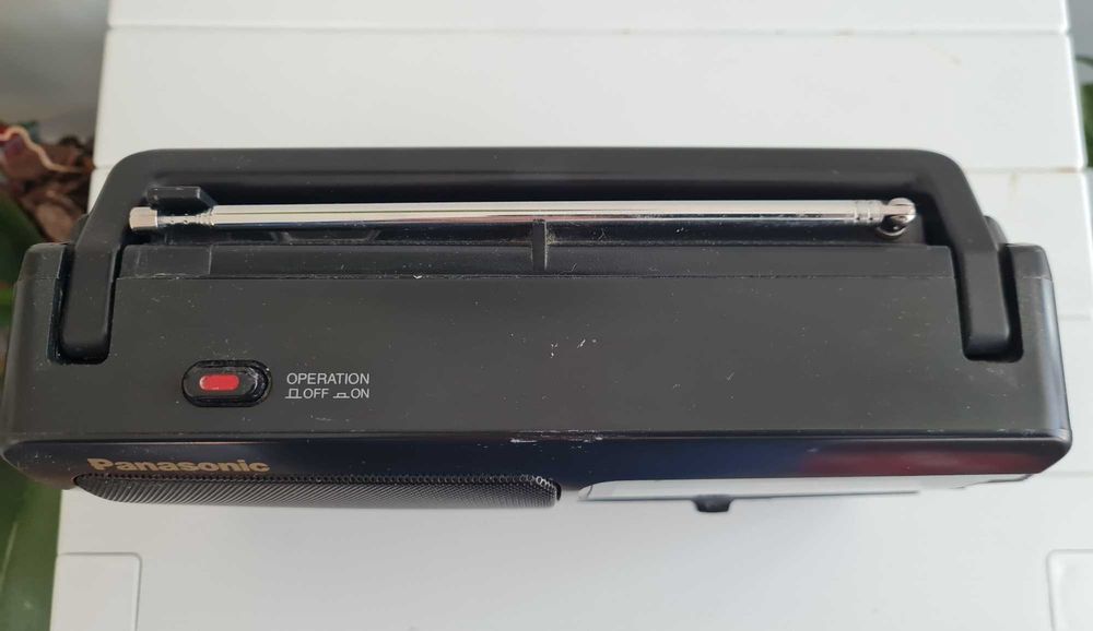 Panasonic RF-3500 – класическо преносимо радио