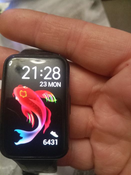 Продам Huawei fit
