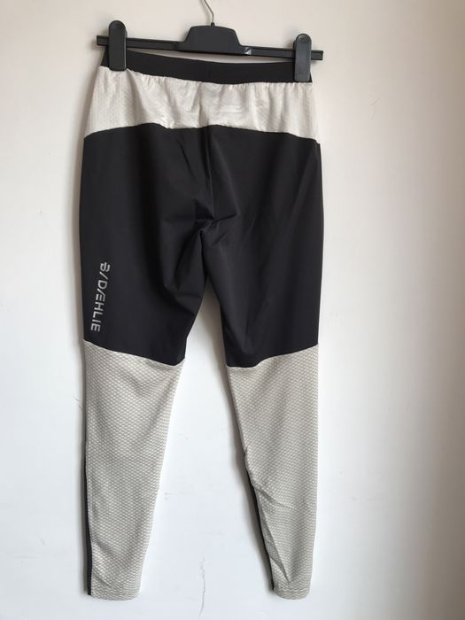 Pantaloni alergare Daehlie măsura L noi