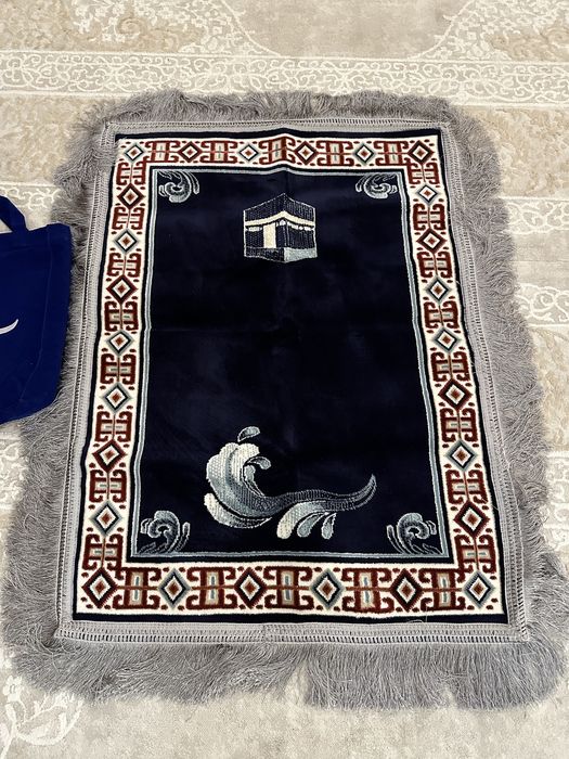 Продам Жайнамаз новый с сумкой