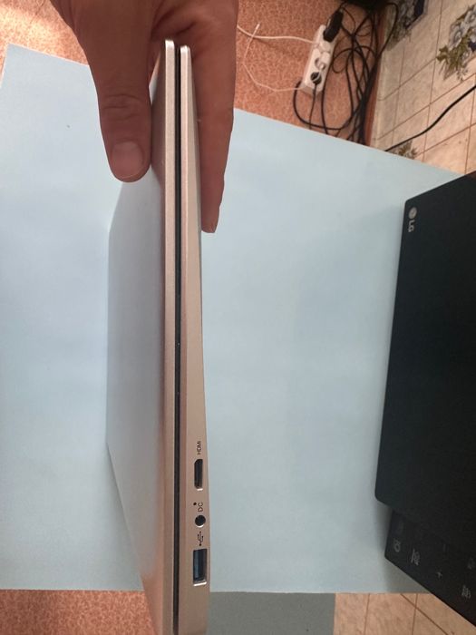 Ноутбук в идеальном состоянии