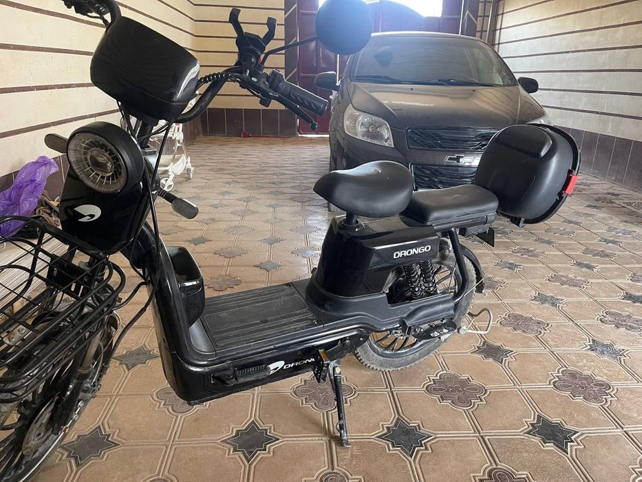 Skuter Sotiladi srochne