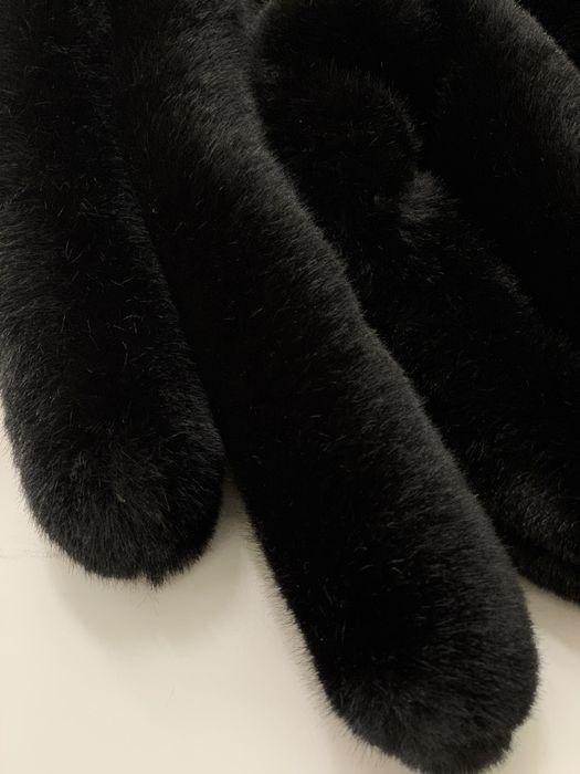 Продаю НОВУЮ шубу