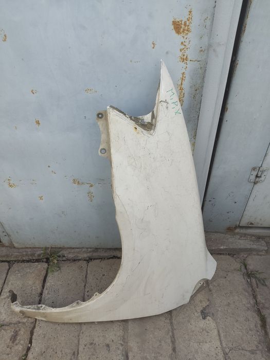 Крыло  Mazda MPV