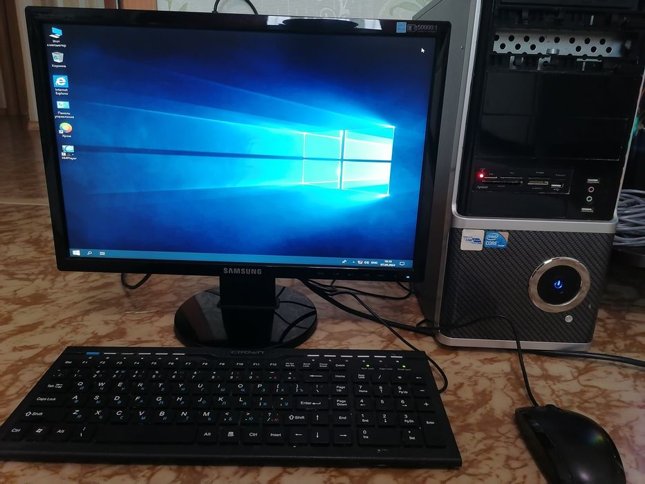 Продам компьютер 70 000 тенге + (компьютерный стол в подарок)