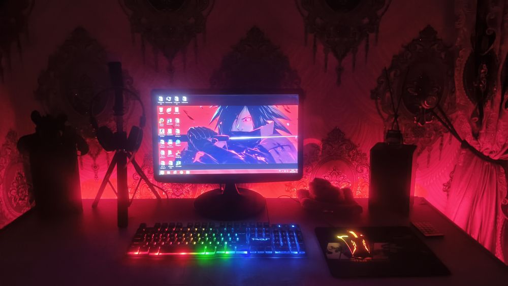 Kompyuter sotiladi arzon narxda yana kelishamiz