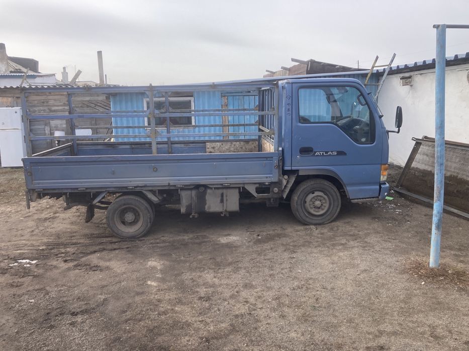 Продаю Ниссан Атласс