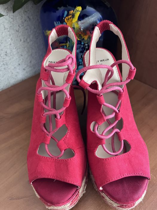 Обувки, сандали 36/37