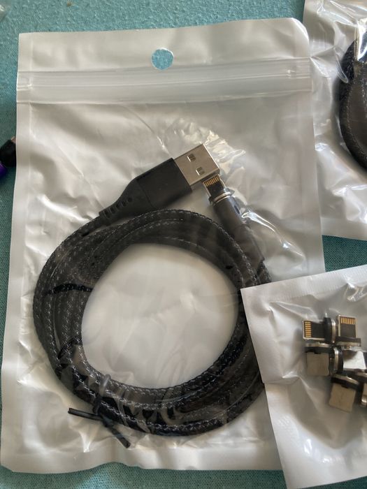 Cablu magnetic 1m ( orice timp de telefon ) ihone / samsung etc