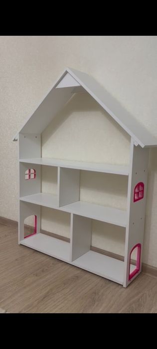Поодается домик для кукол и игрушек