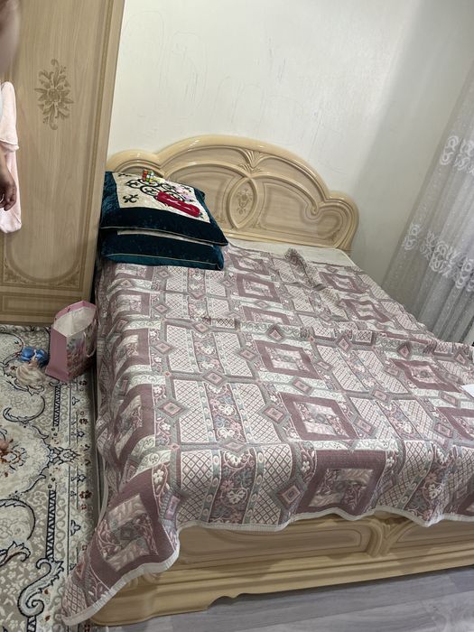 Спальный кровать