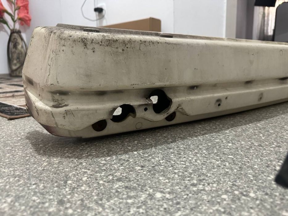 Усилитель заднего бампера бмв е34