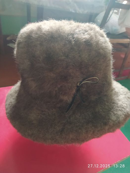 Продам дамскую шляпку. Искусственный мех.