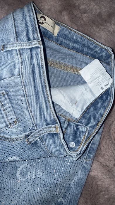 Светли дънки слим с камъни