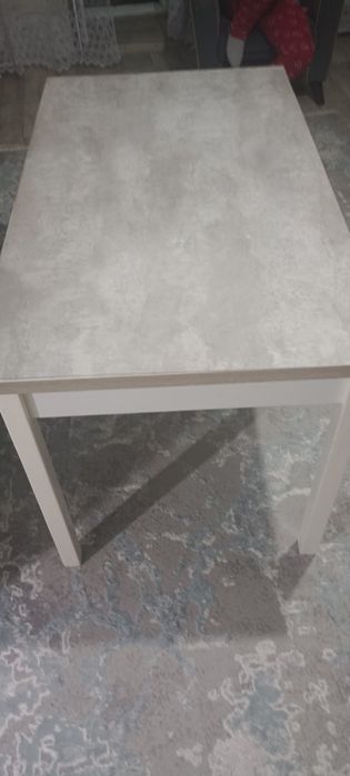 Продается стол кухонный