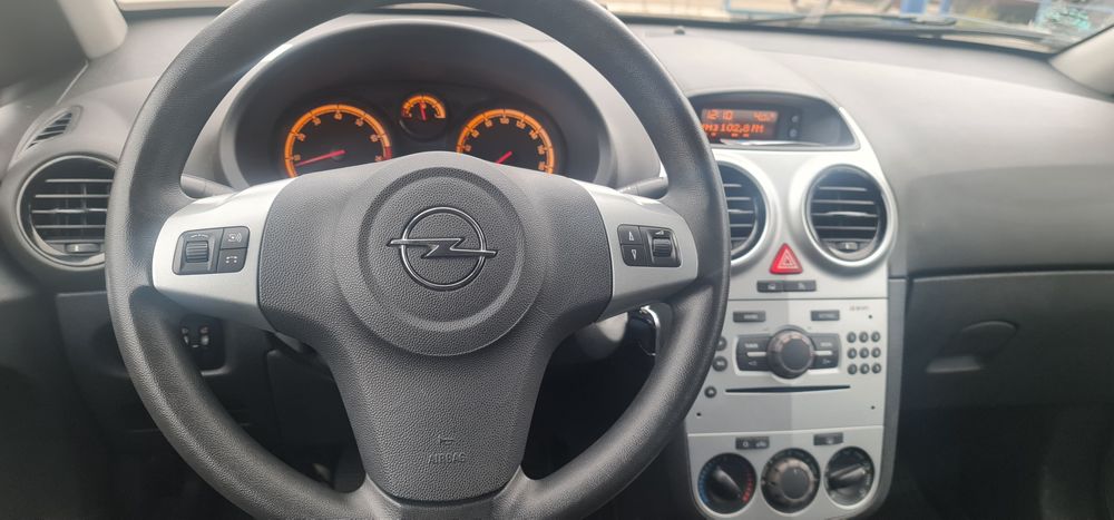 Vând Opel Corsa D