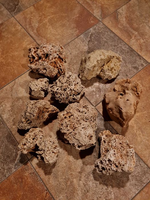 Decoratiuni diverse,lemne,pietre pentru acvarii