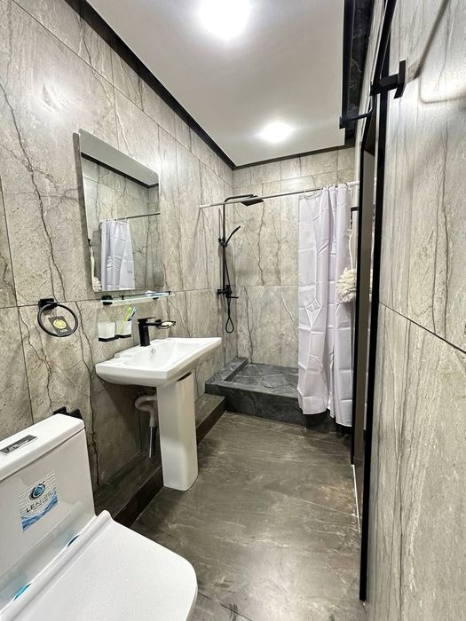 Мирабадский район ул.Ойбек шох мед, 4х комнатная квартира меблирована