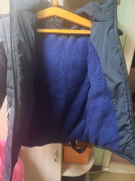 За шоколадку. Детскую куртку