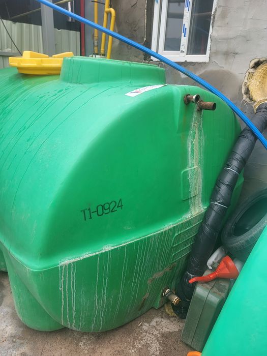 Ёмкости 5000 л 2 шт.