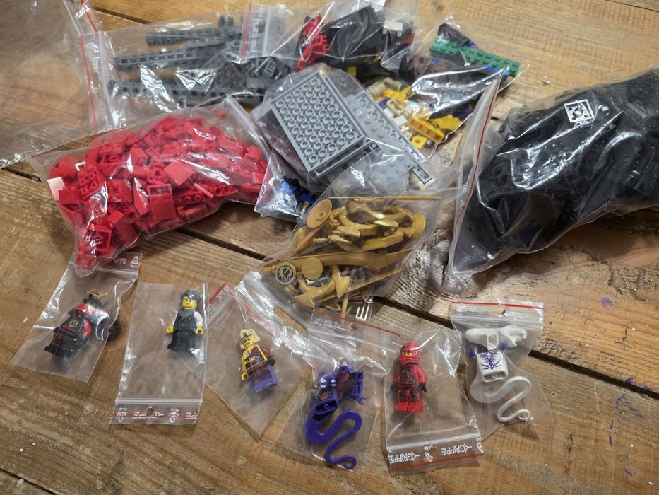LEGO Ninjago Ninja DB X 70750 complet cu manual