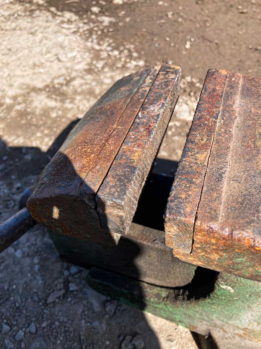 Тиски             .