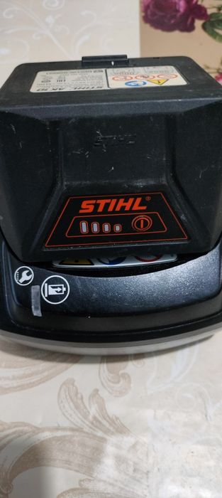 Încarcator și baterie stihl ak10