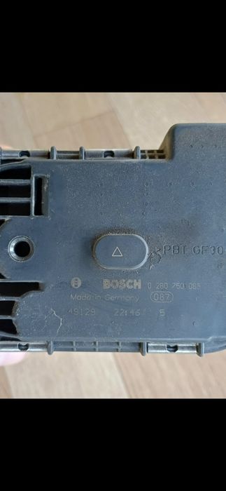 Дроселова клапа за пежо и ситроен 1.6 109 коня бензин