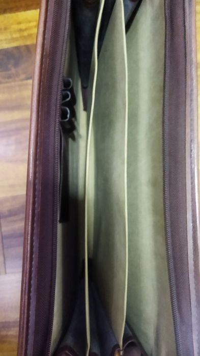 Продам кожаный папка для бумаг депутатов