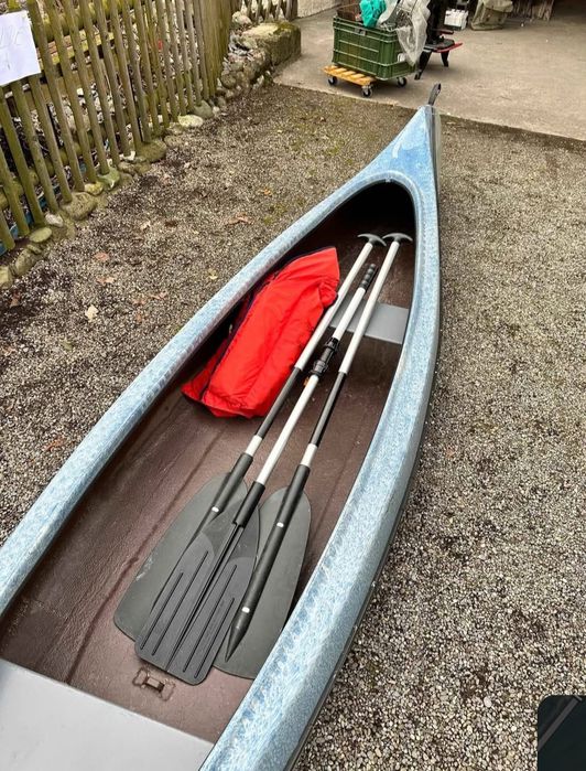 caiac în stare foarte bună