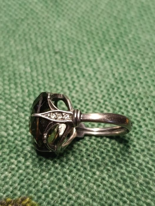 Серебряное кольцо