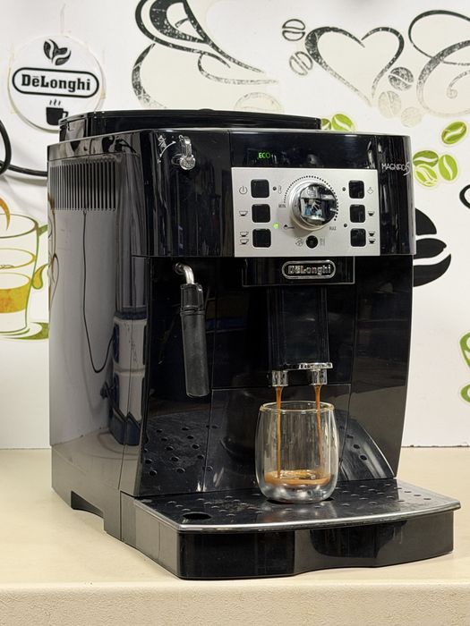 Кафемашина кафе автомат delonghi magnifica S с гаранция