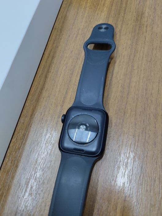Продам Apple Watch SE 40mm