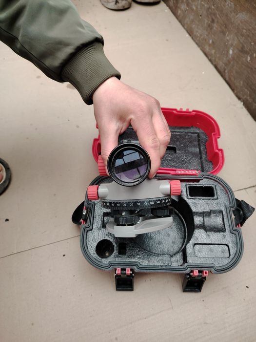 Продам монокль невелир