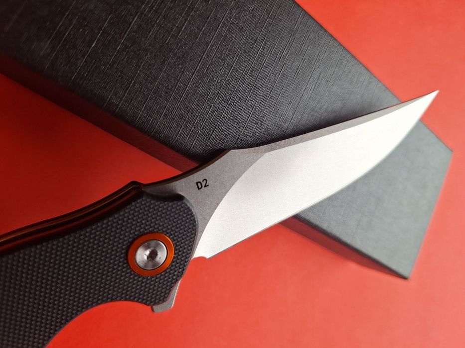 Сгъваем полуавтоматичен нож-стомана D2, дръжка G10