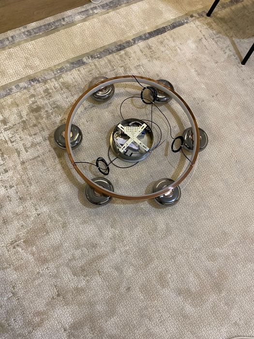 Продам люстры новые