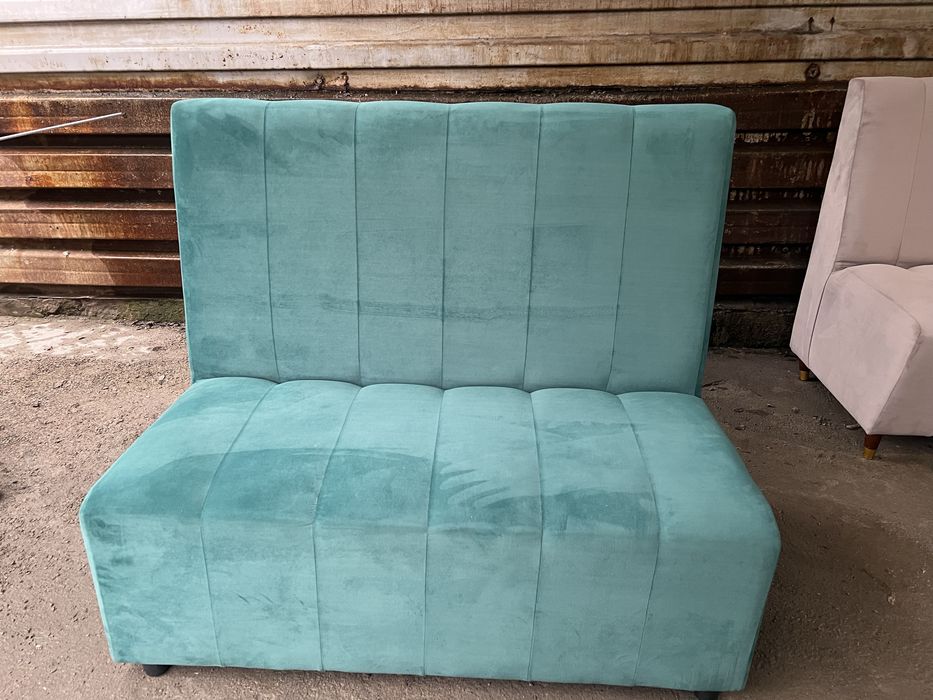 Срочно продам диванчики  для кафе