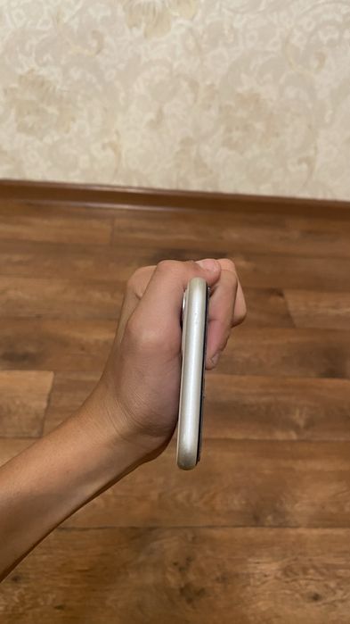 iPhone 11 Белый.
