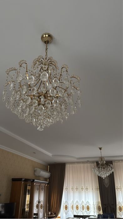 Продам люстры