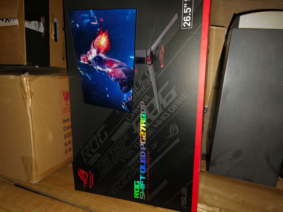 Setup highend gaming Ryzen 7 9800x3d, oled Asus 480hz, periferice