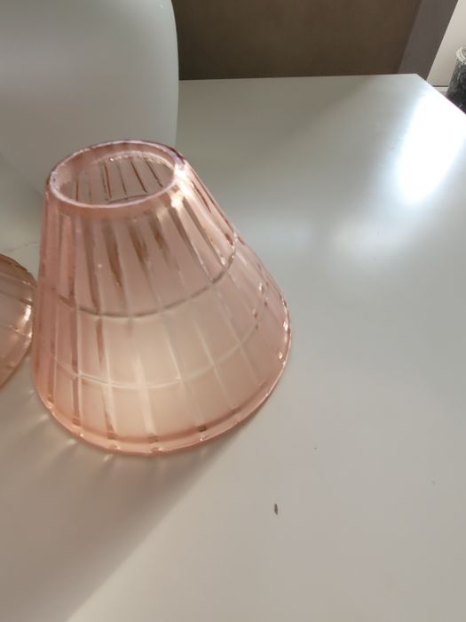 Плафон  в хорошем  состоянии