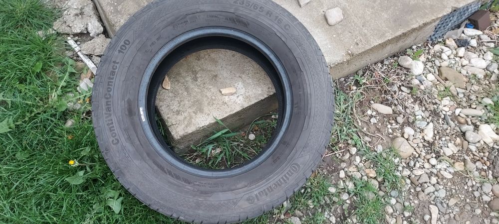 Vând set cauciucuri vară Continental , dimensiune 235/65 R 16