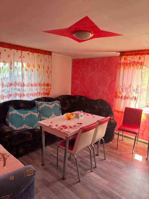 Casă de închiriat