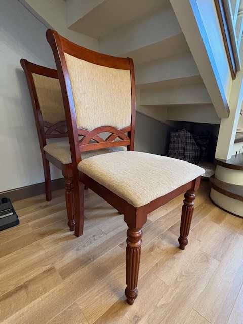 Продается стол со стульями