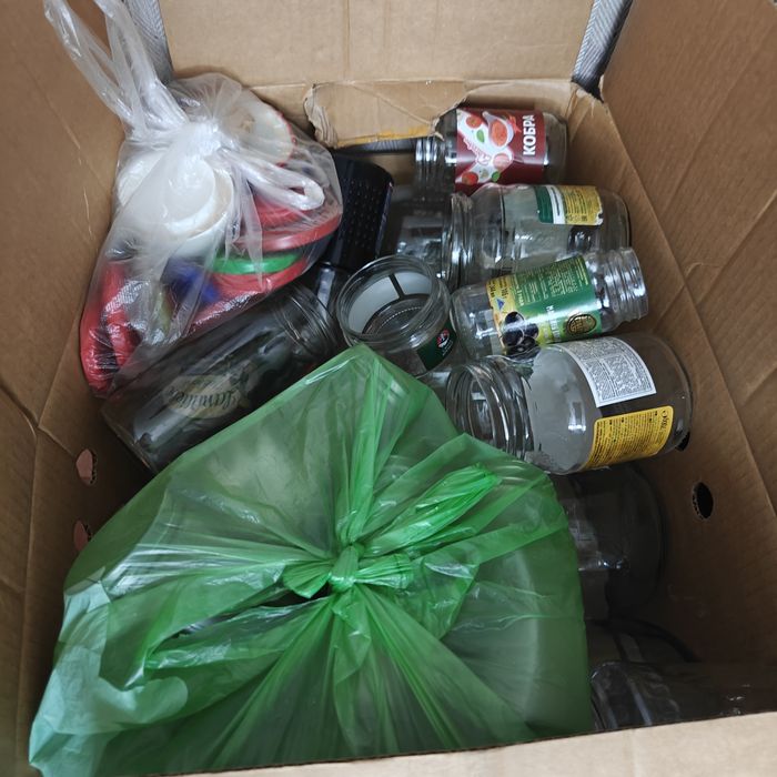 Отдам банки даром