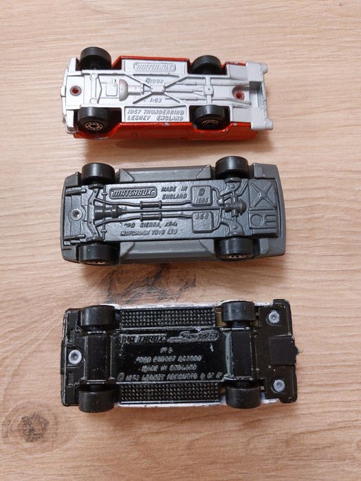 Модели на колички мачбокс 
matchbox Made in England