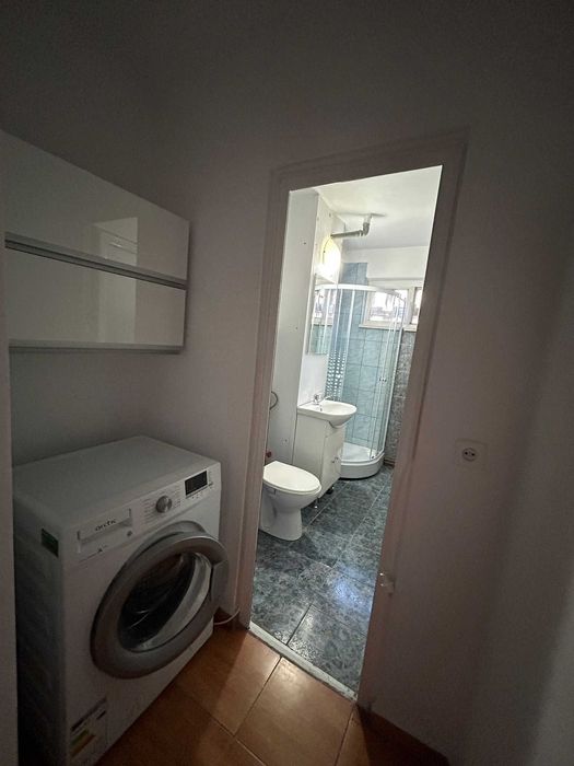 Inchiriez apartament 3 camere