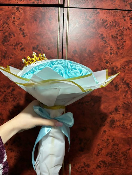 Buchet de 25 trandafiri din sapun pentru absolvire